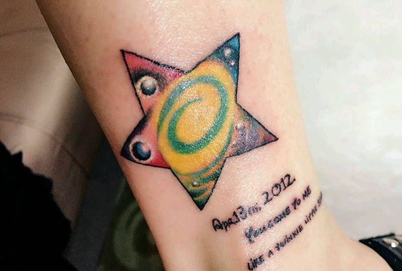 little star纹身图片_脚部清新成品纹身图案