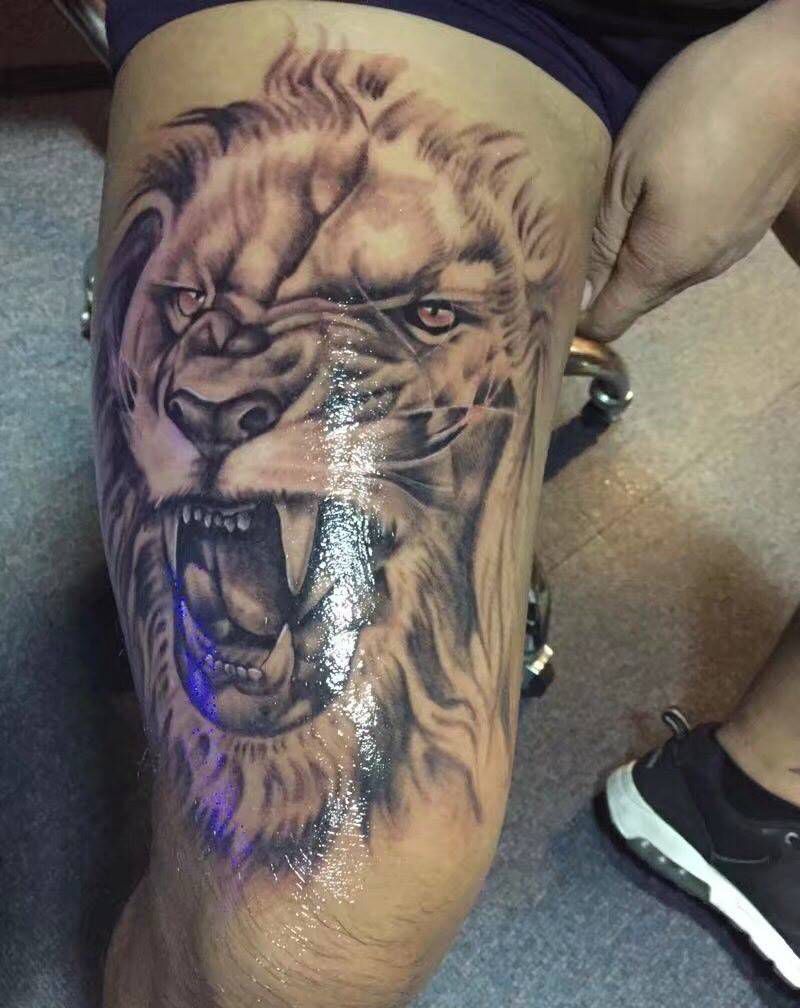 狮王纹身图片