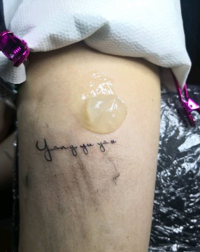 两个活纹身图片_腰部手臂纹身图案