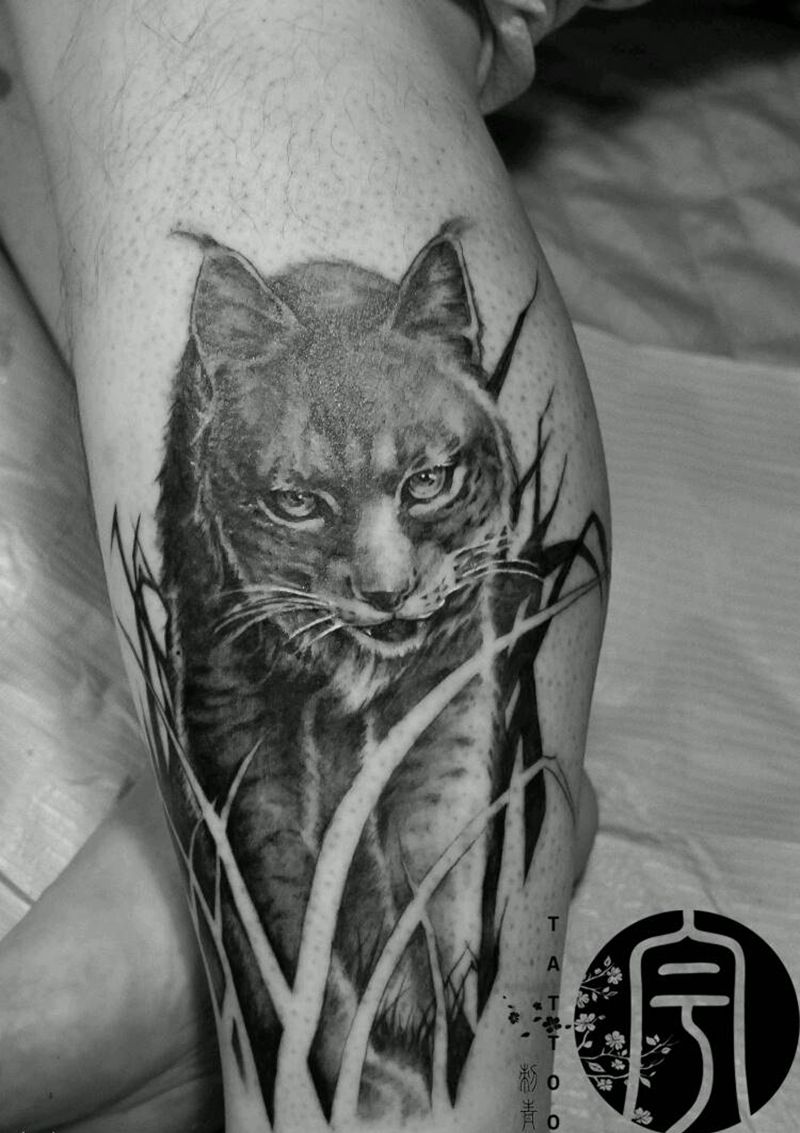 山猫纹身图片_脚部写实动物原创成品纹身图案