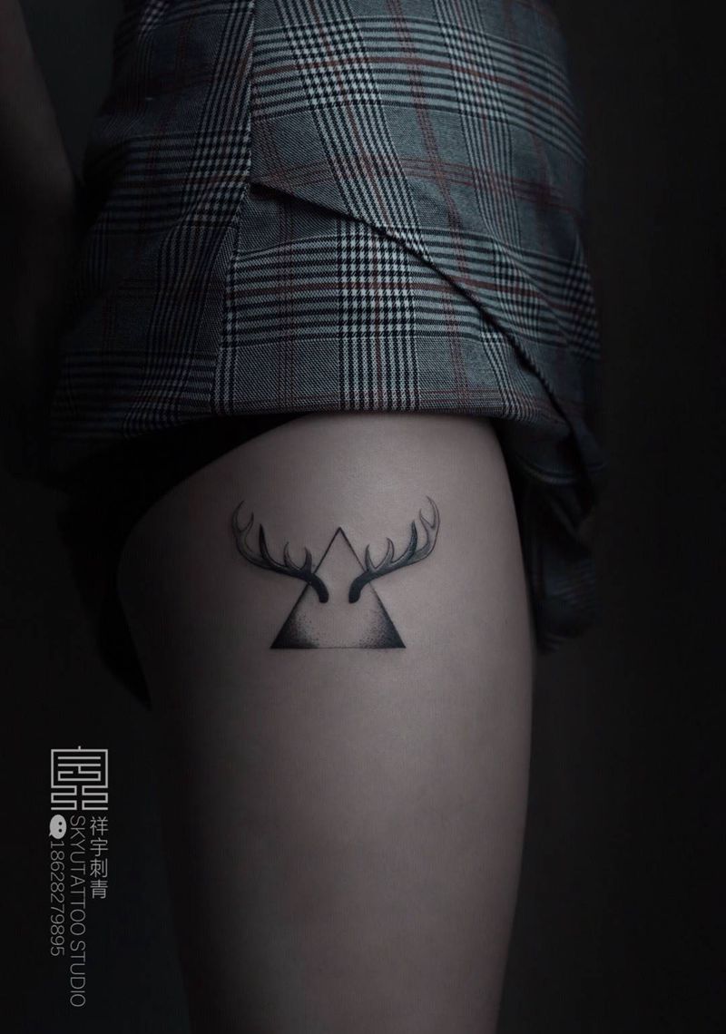 鹿角纹身图片_成品腿部清新几何纹身图案