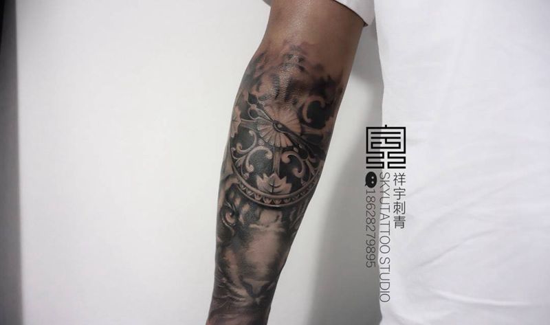 花体遮盖纹身图片_成品手部写实原创纹身图案