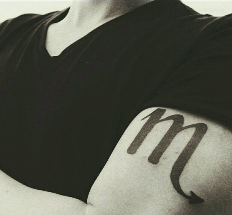 天蝎座星座图腾纹身图片_手臂清新图腾成品纹身图案