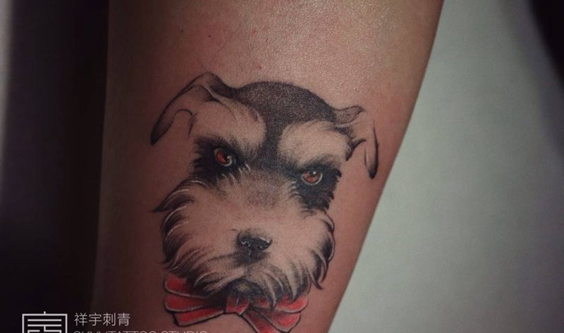 家有萌犬2纹身图片_手部欧美写实狗纹身图案