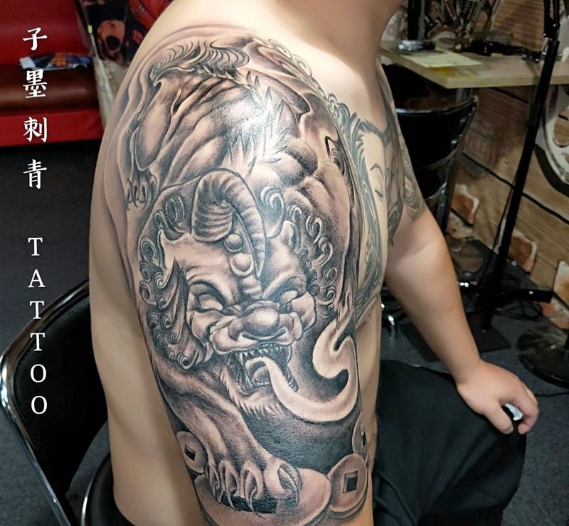 招财貔貅纹身图片_肩部手臂纹身图案