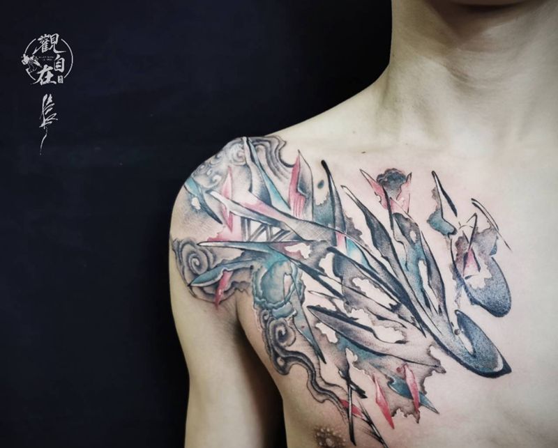 鹤舞纹身图片_胸部水墨纹身图案