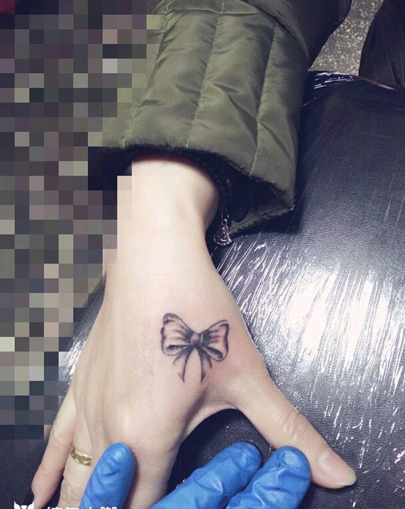 蝴蝶结纹身图片