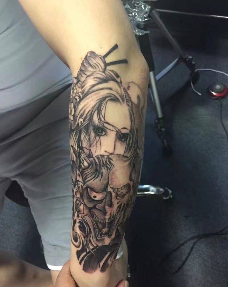 小臂艺妓纹身图片