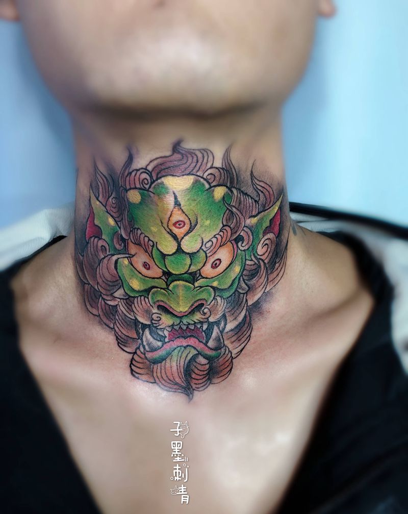 唐狮纹身图片_颈部胸部老传统新传统纹身图案