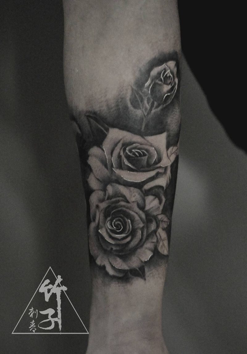玫瑰纹身图片_成品手臂手部欧美写实植物静物原创纹身图案