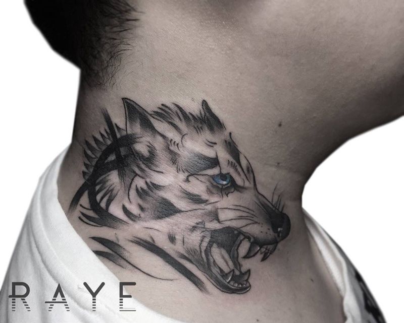 狼头纹身图片_成品颈部欧美清新动物纹身图案