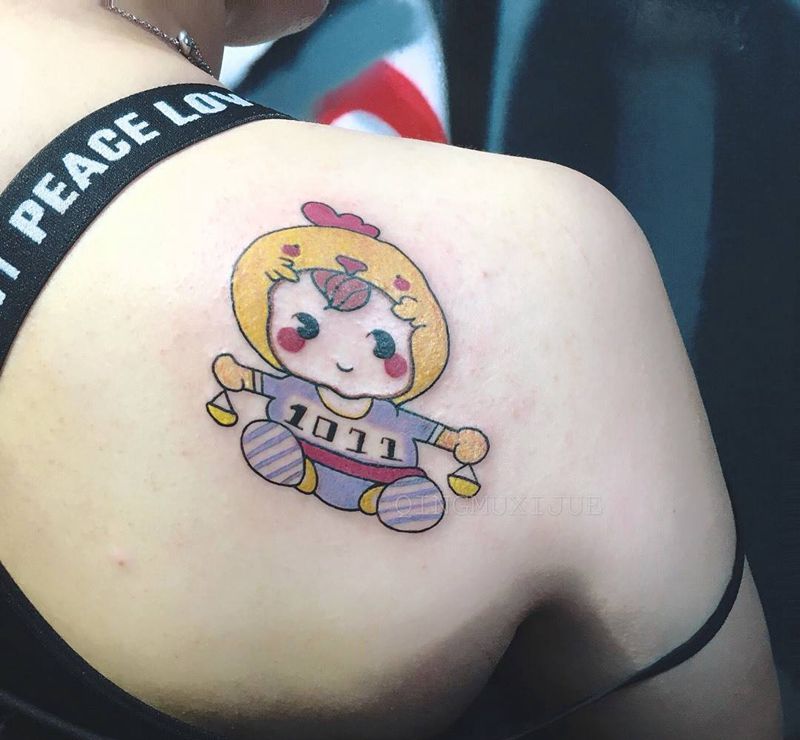 可爱婴儿纹身图片_背部New SchoolOld School纹身图案