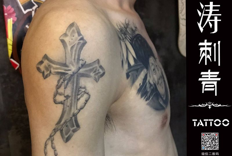 十字架纹身图片_手臂纹身图案