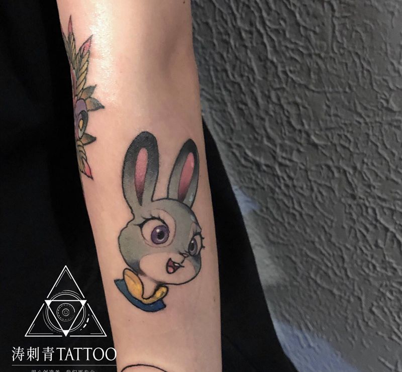 兔子纹身图片_手臂纹身图案