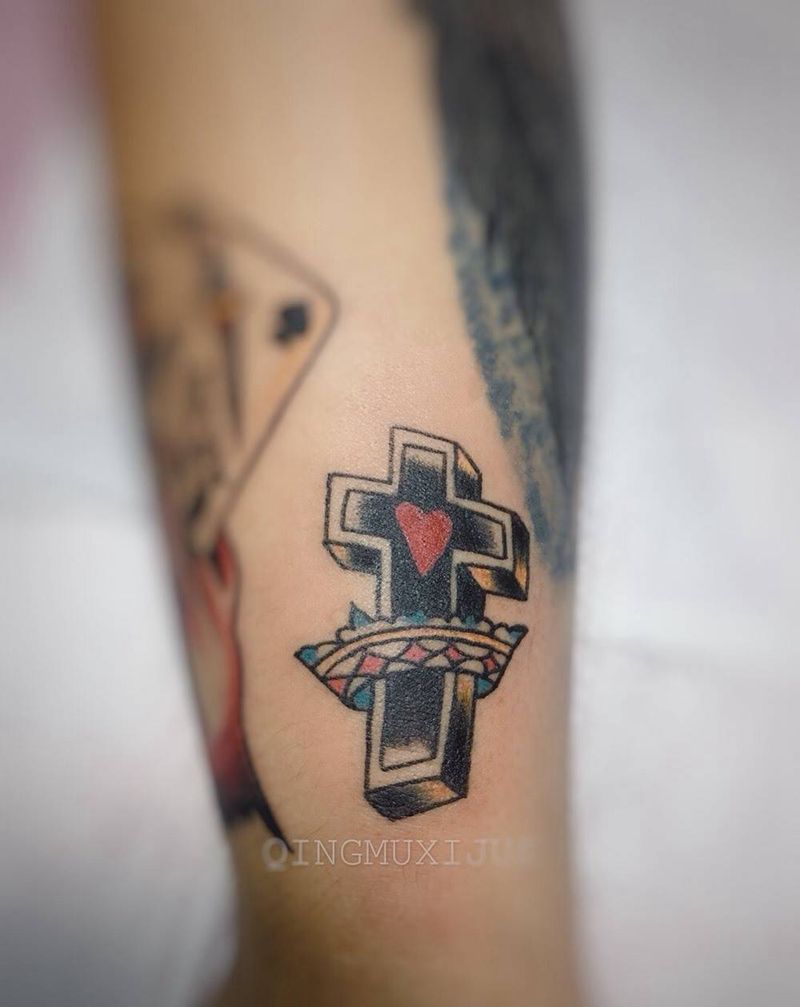 十字架纹身图片_Old School纹身图案