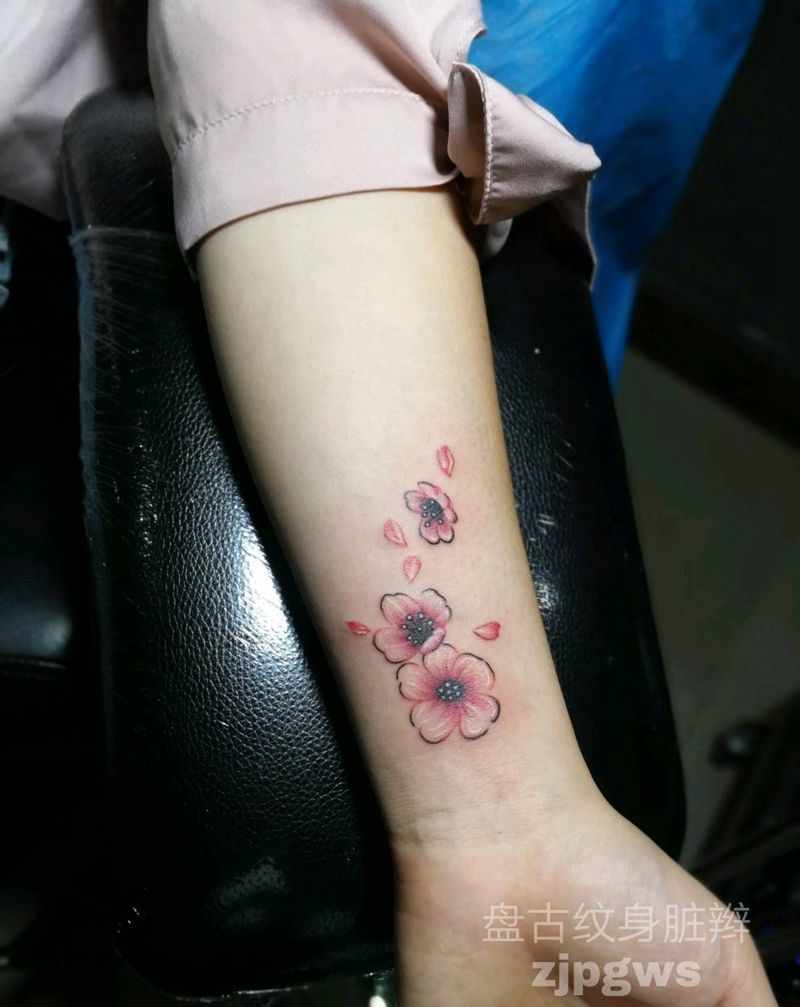 花纹身图片_手臂天台盘古盘古成品纹身图案