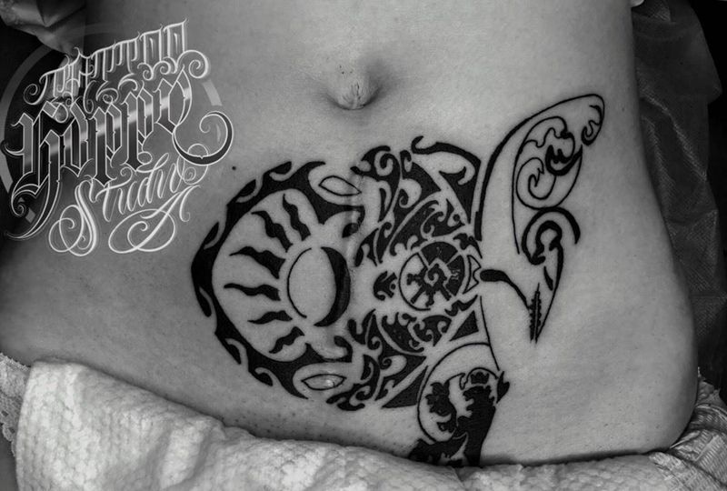 图腾纹身图片_腹部腿部图腾纹身图案