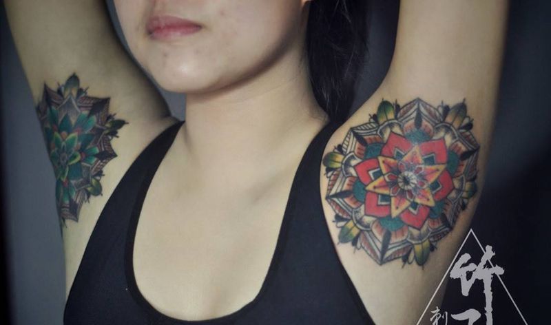 腋下双花纹身图片_成品手臂腋下手部传统习俗欧美静物图腾纹身图案