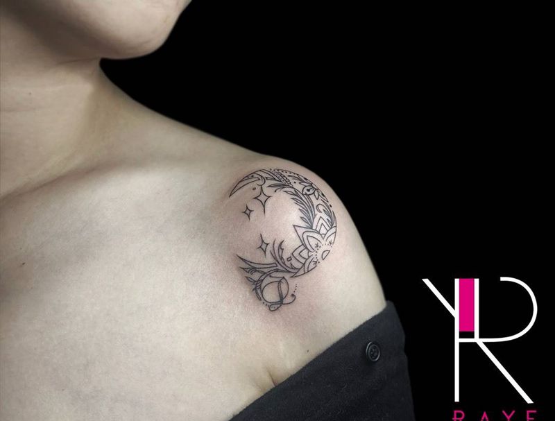 肩头月亮纹身图片_肩部图腾线条 月亮纹身图案