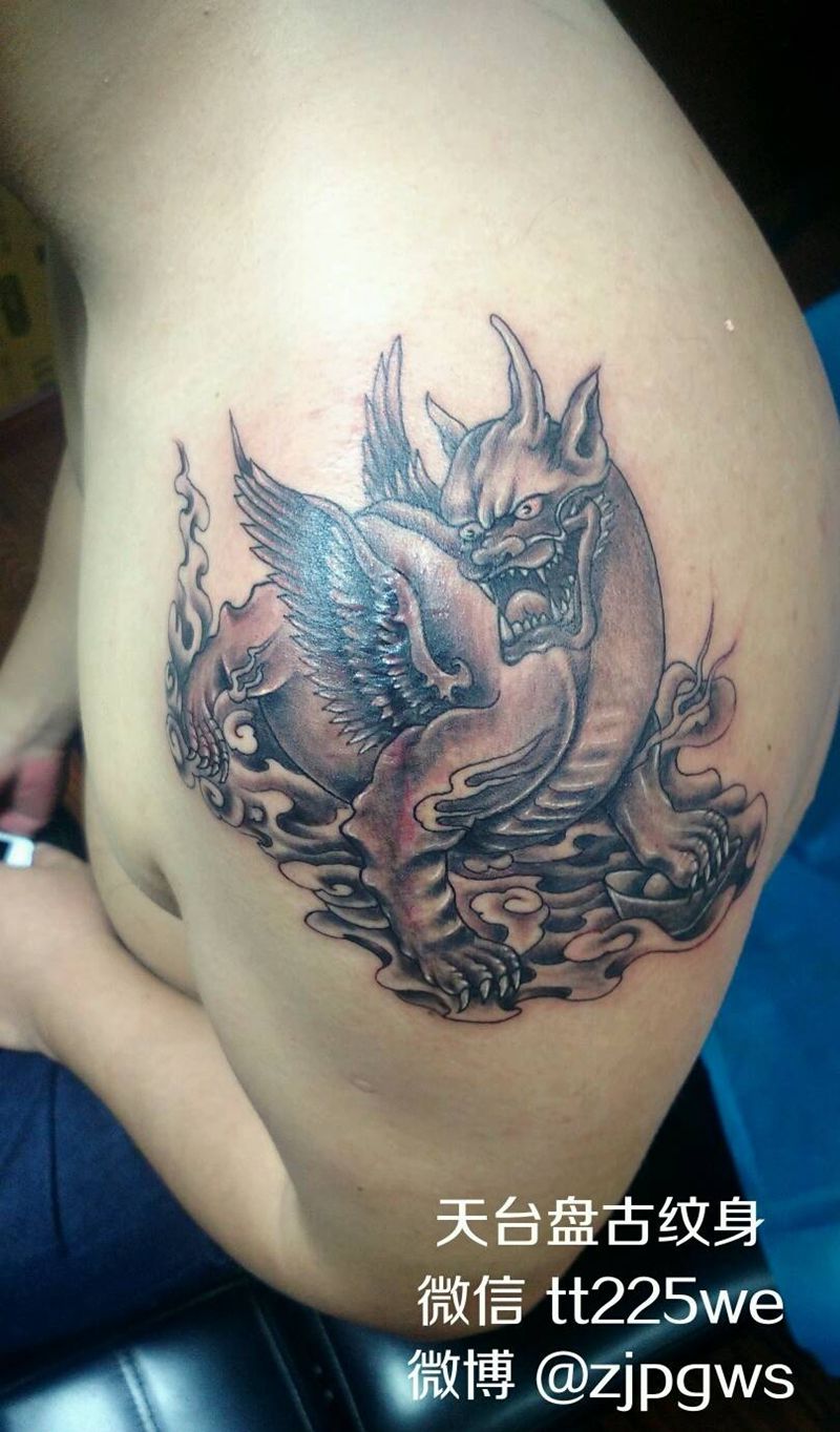 貔貅纹身图片_肩部背部传统动物成品纹身图案