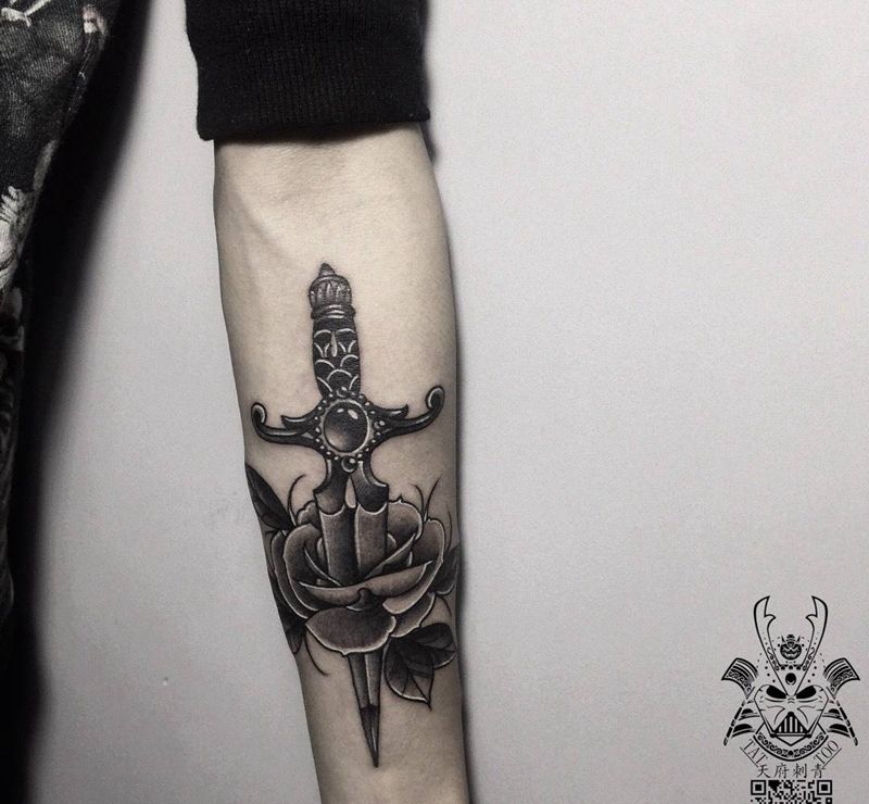 Old school纹身图片_成品手臂欧美清新植物静物纹身图案