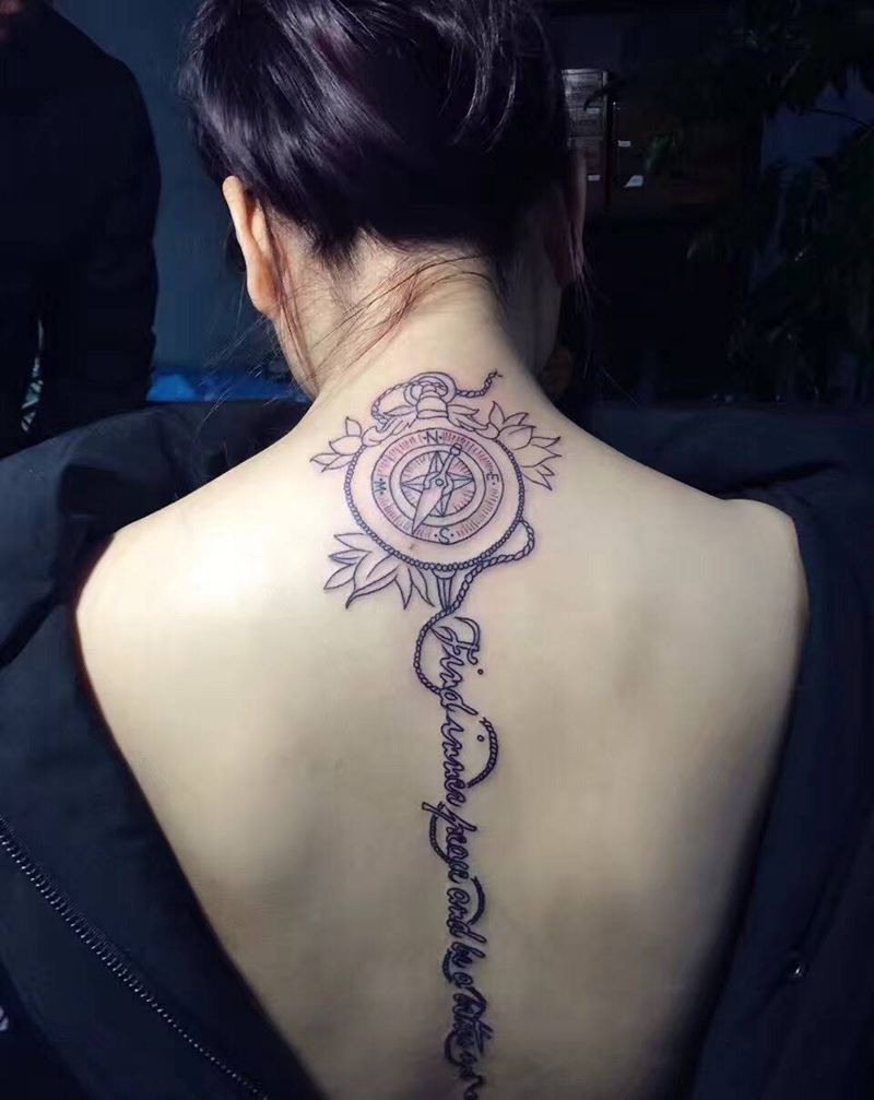 指南针纹身图片_成品背部欧美静物字符纹身图案