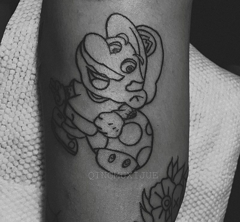 马里奥纹身图片_Old School纹身图案