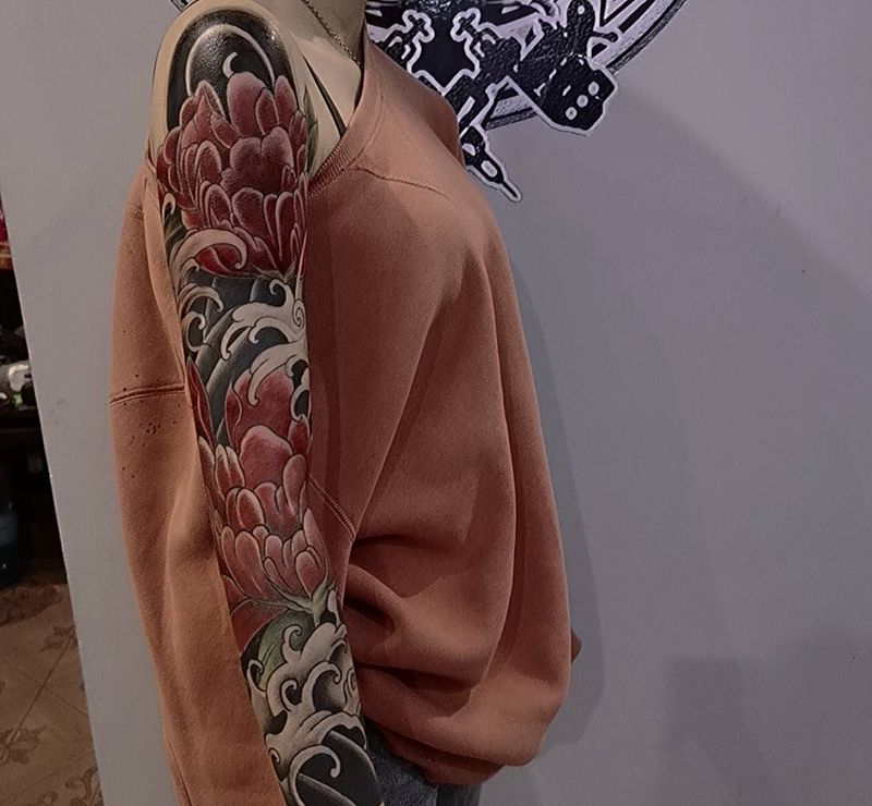 花臂，纹身图片_手臂肩部老传统纹身图案