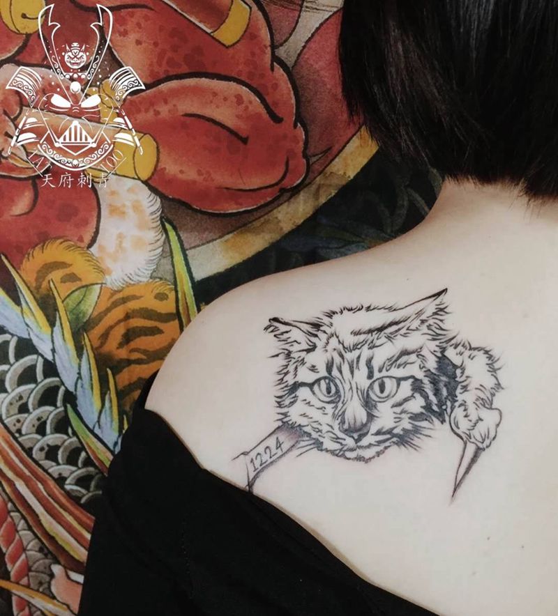 客户自带手稿 自家的猫纹身图片_成品肩部传统动物纹身图案