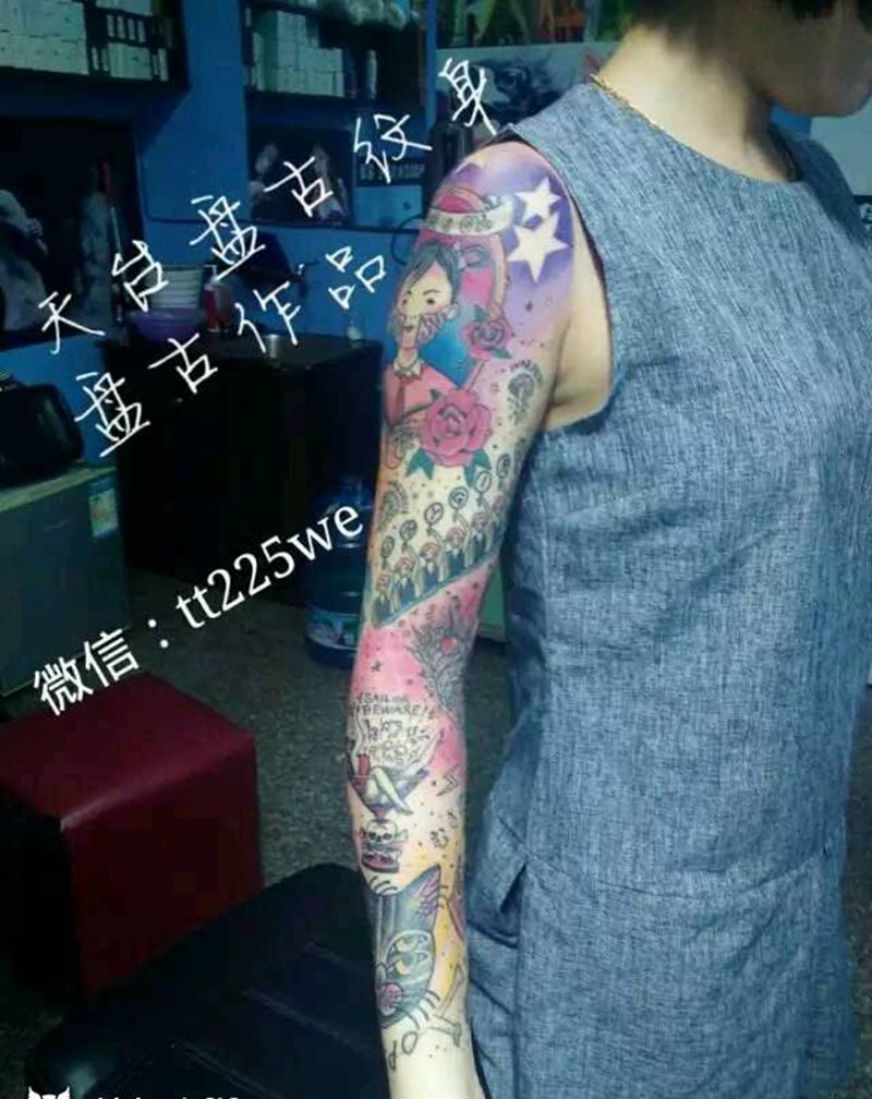 欧美花臂纹身图片_肩部手臂手部欧美人物植物成品纹身图案