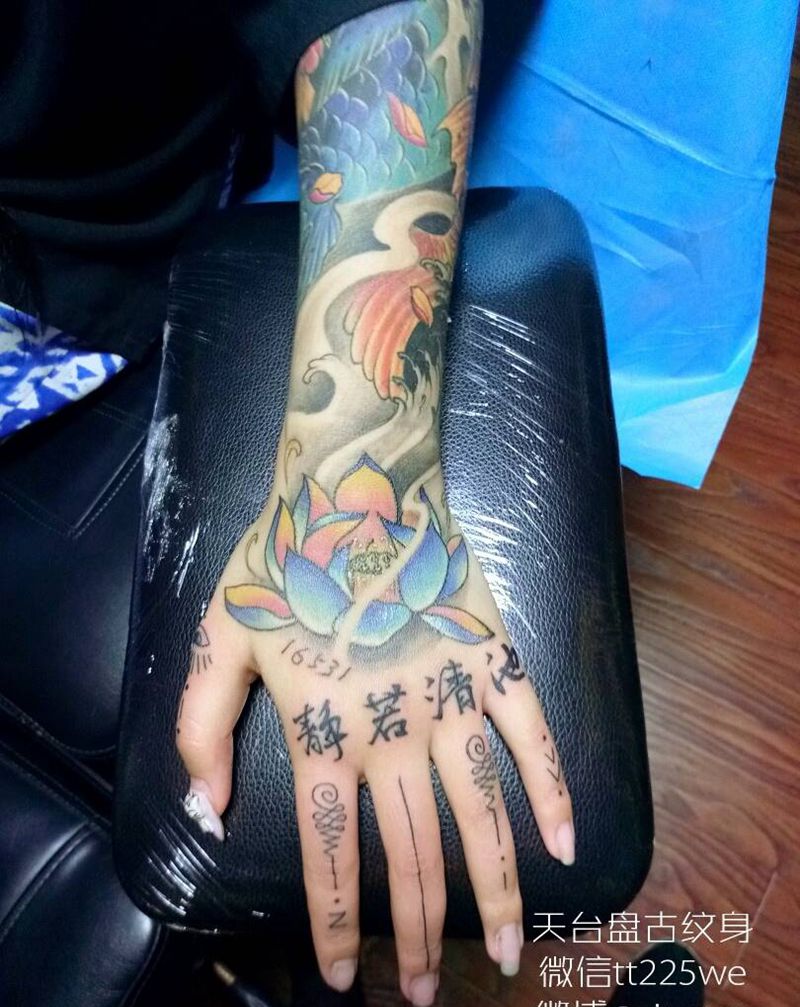 手背纹身纹身图片_手部传统习俗清新字符植物成品纹身图案