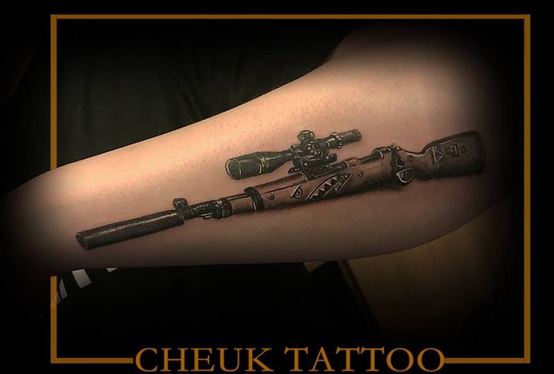 枪纹身图片_欧美写实纹身图案