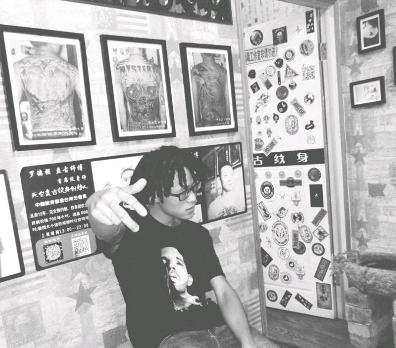 短脏辫纹身图片_天台盘古盘古脏辫纹身图案