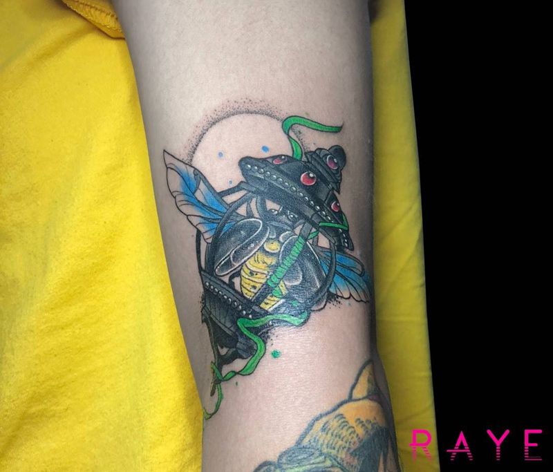 甲虫灯纹身图片_手臂New School纹身图案