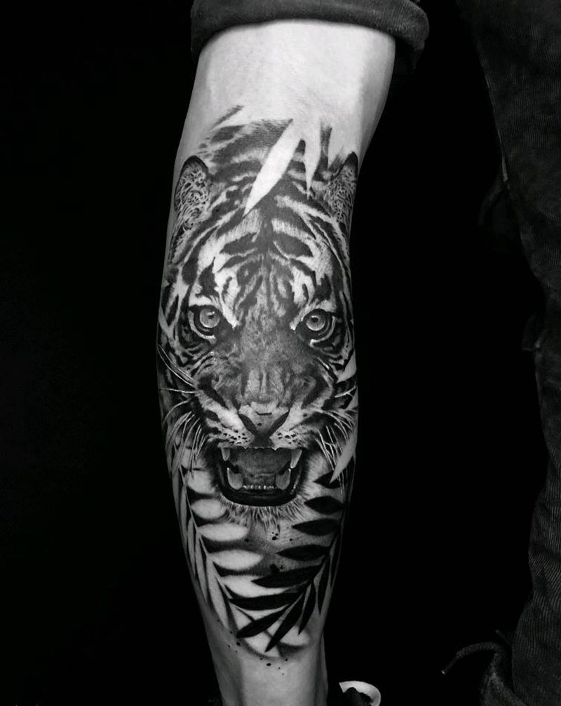 写实老虎纹身图片_手臂欧美写实纹身图案