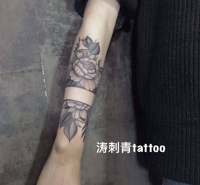 几何花纹身图片_手臂纹身图案