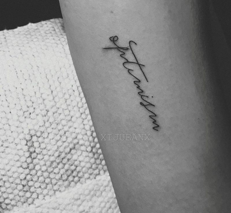 英文纹身图片_手臂花体字纹身图案