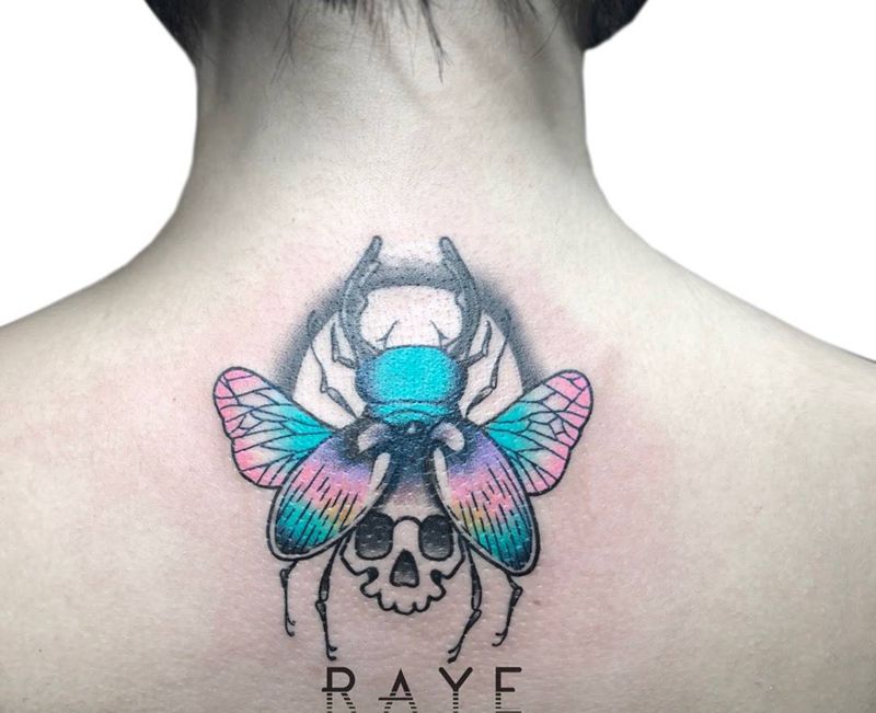 甲虫纹身图片_成品背部欧美清新动物水彩纹身图案