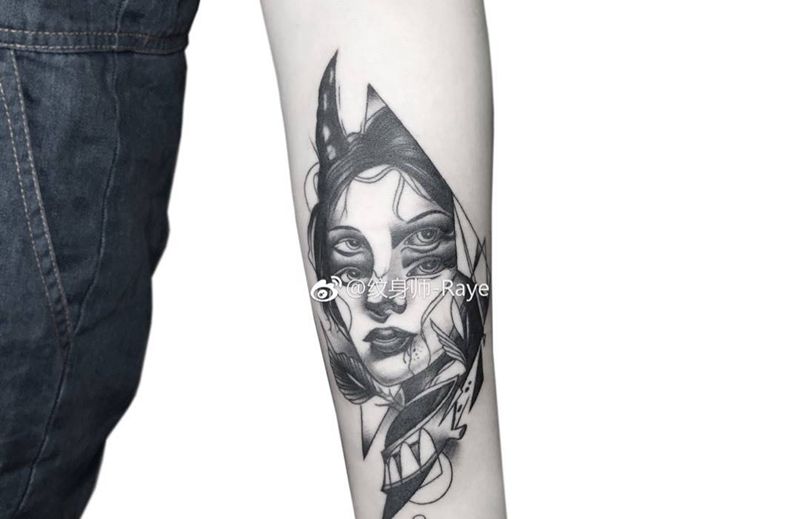 ..纹身图片_成品手臂欧美清新人物几何植物纹身图案