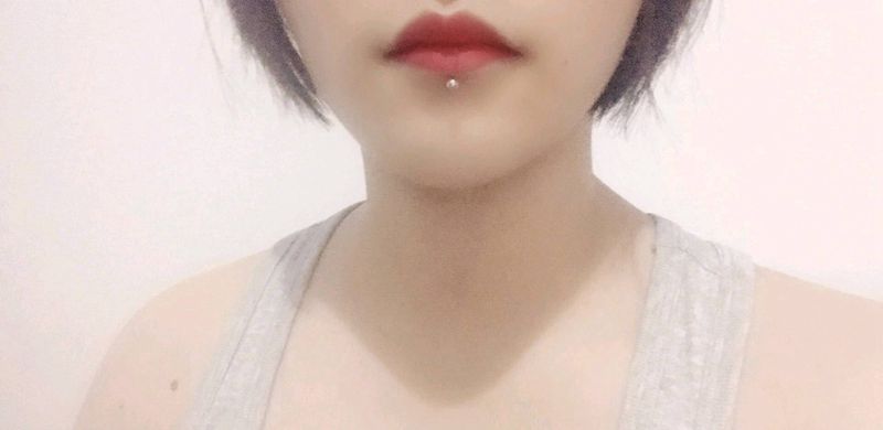 唇钉纹身图片_唇钉纹身图案