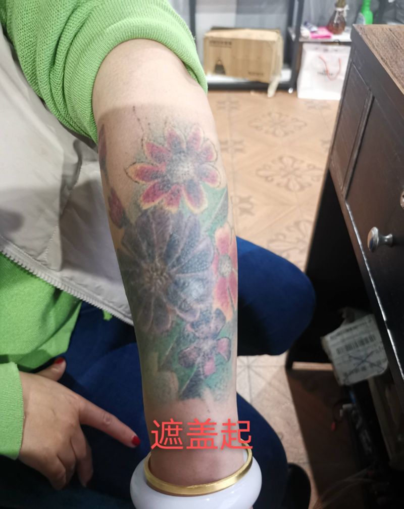 小臂遮盖纹身图片_手臂纹身图案