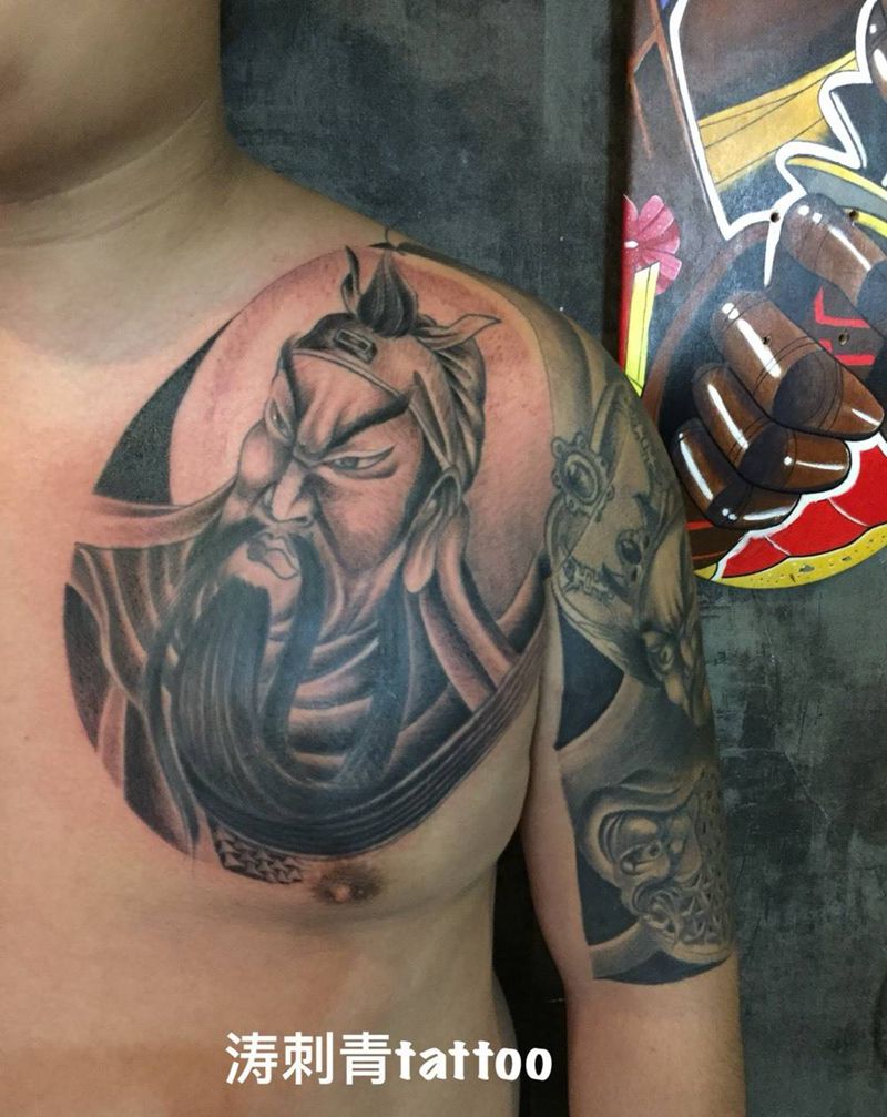 半甲人物纹身图片_胸部手臂新传统纹身图案