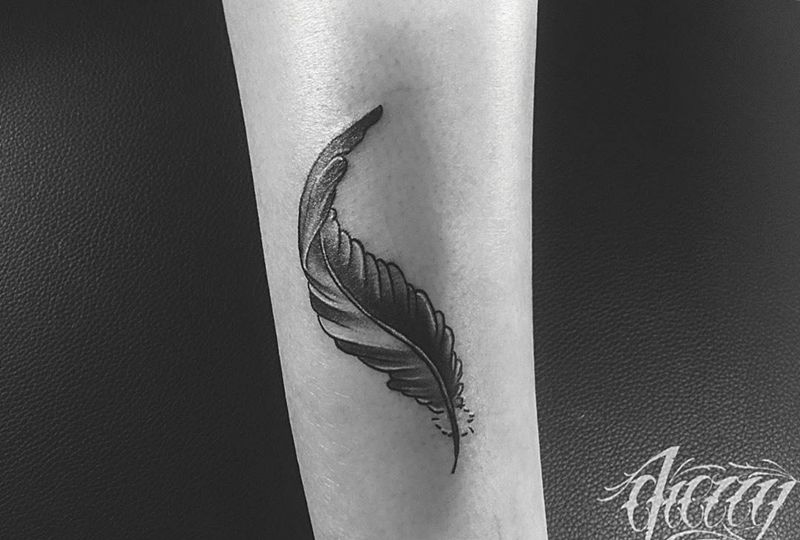 羽毛五芒星纹身图片