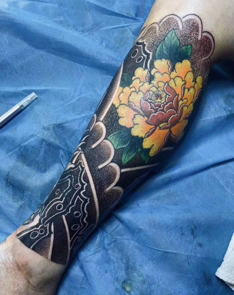 老传统纹身图片_脚部腿部纹身图案