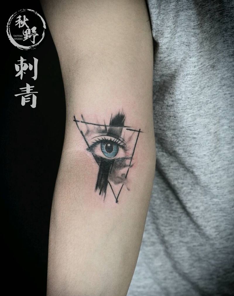 小臂眼睛纹身图片_手臂欧美国画宗教成品纹身图案
