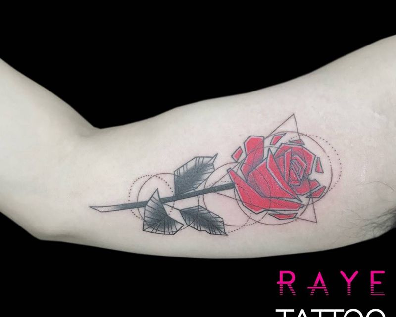 几何玫瑰纹身图片_手臂几何纹身图案