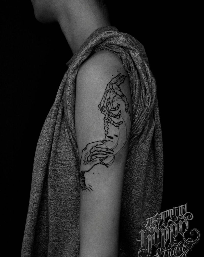 恶魔与天使纹身图片_手臂手部点刺Old School纹身图案