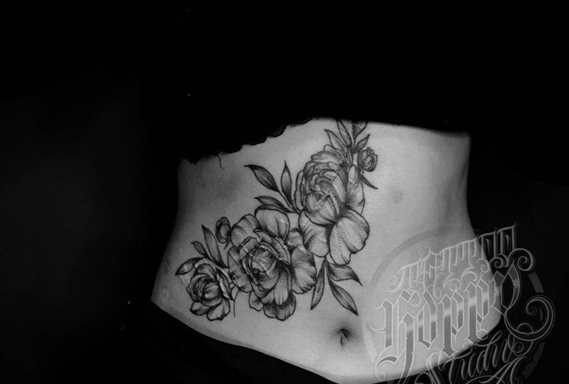 点刺花遮盖纹身图片_腹部点刺纹身图案