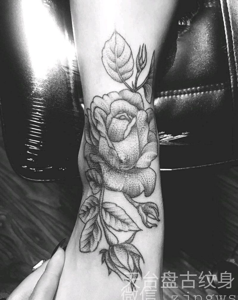 花纹身图片_腿部脚部传统植物天台盘古盘古成品纹身图案