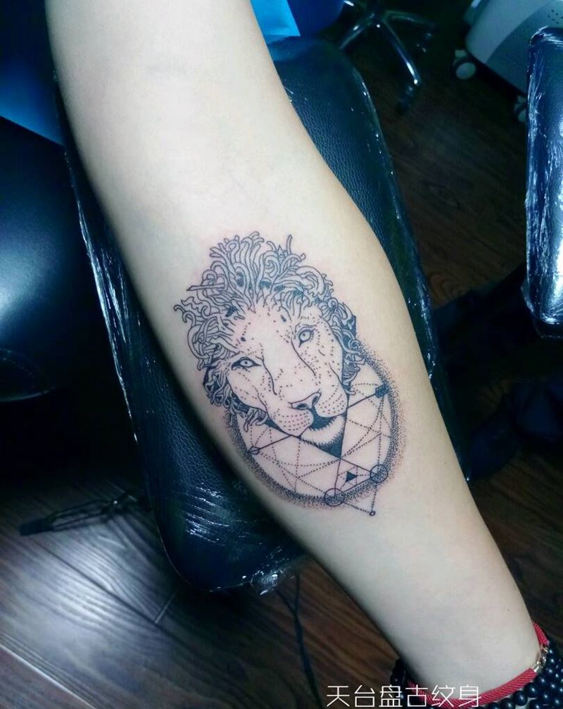 狮纹身图片